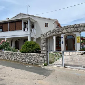 Tesmija Baška